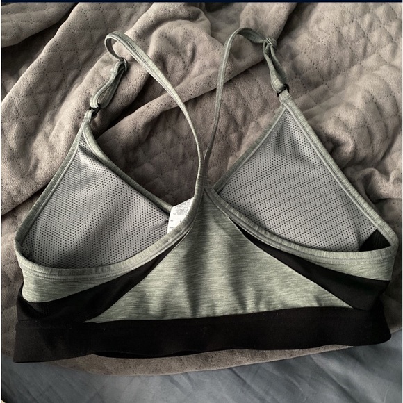 Nike Women's Dri-FIT Indy Light-Support Padded V-Neck Sports Bra - Picture 2 of 2